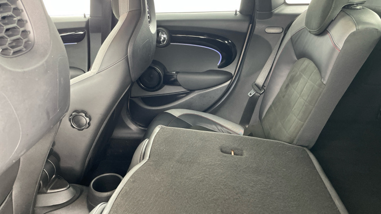 MINI Hatchback 2.0 Cooper S Sport 5dr Auto [Comfort/Nav Pack] Petrol Hatchback